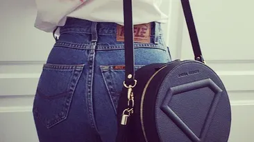 Mamă , mamă, ce bombeu! Are 31 de ani şi un copil, dar are un posterior de adolescentă. O recunoşti?