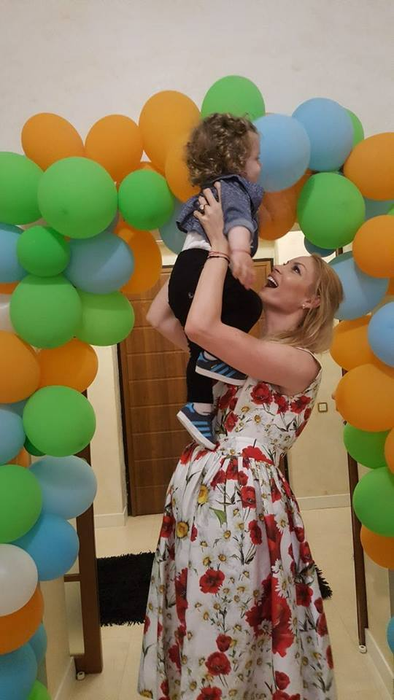 Fiul VALENTINEI PELINEL şi-a găsit prima ‘’iubită‘’! Cum l-a fotografiat blonda pe MILAN