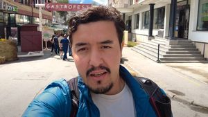 Un american s-a cuplat cu o româncă pe Tinder. Ireal ce s-a întâmplat când s-a dus în Timișoara, pentru a o cunoaște