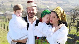 NICOLAI TAND şi-a scos soţia în oraş de 1 Decembrie! Ţinuta lui a atras privirile tuturor