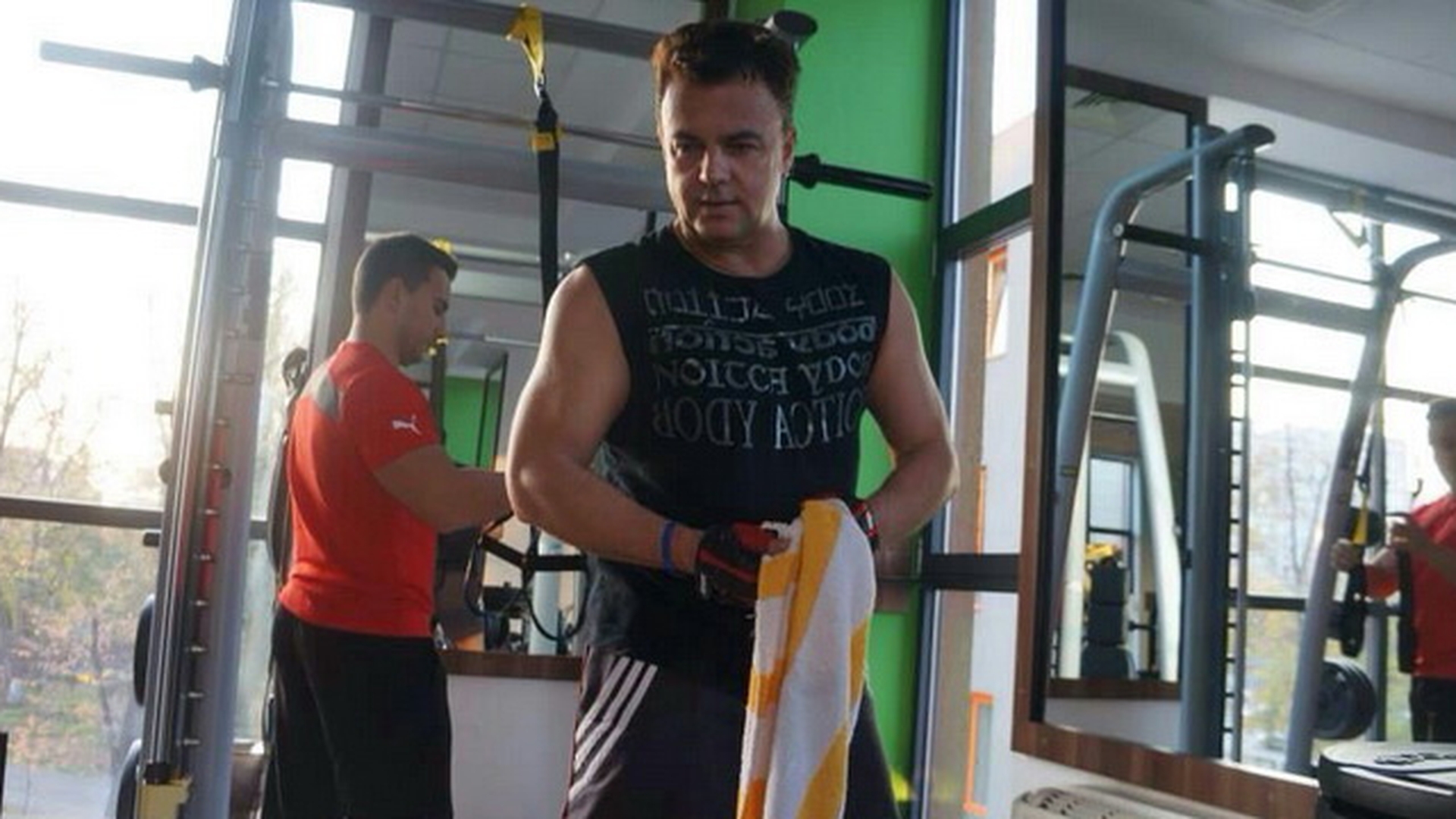 Pusca si cureaua lata, ce barbat eram odata! Uite cate sacrificii face Adrian Enache ca sa arate bine si ce mult s-a schimbat!