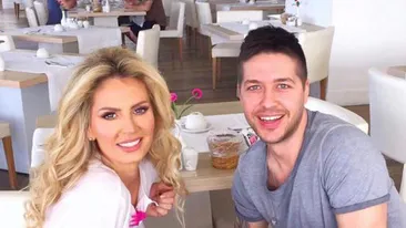 Andreea Bănică ”munceşte” la al doilea copil! Ipostaza care a dat-o de gol pe solistă!