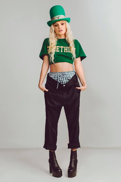 Alexandra Stan, filmată goală în cadă în timp ce cântă o manea celebră! Înregistrarea a devenit virală