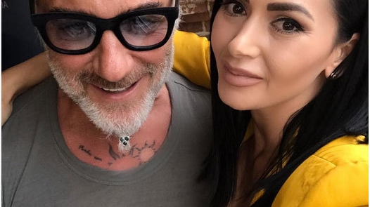 Gianluca Vacchi, fotografiat alături de o sexy-asistentă de la noi