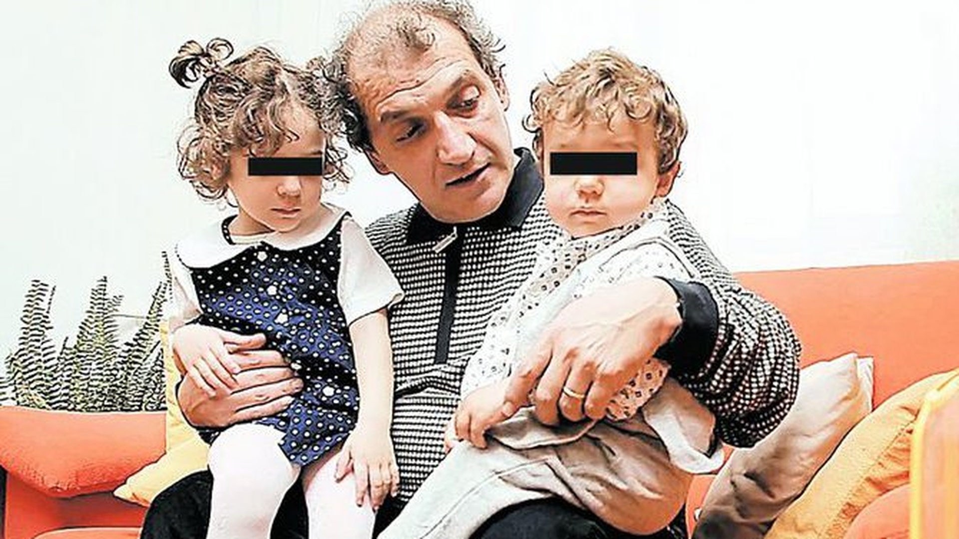 "Arlechino" face scamatorii cu banii copiilor