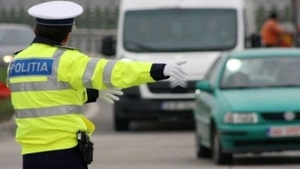 Cum l-au prins polițiștii din Suceava pe un cetățean. Nu le-a venit să creadă când au văzut cu ce anume circula