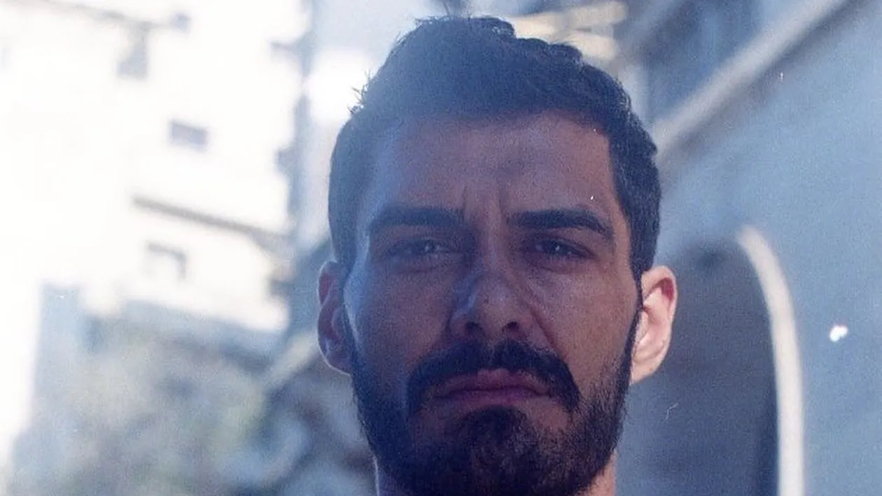 Probleme pentru George Burcea? Ce a făcut actorul în timpul procesului unde este judecat pentru că a condus mașina sub influența drogurilor