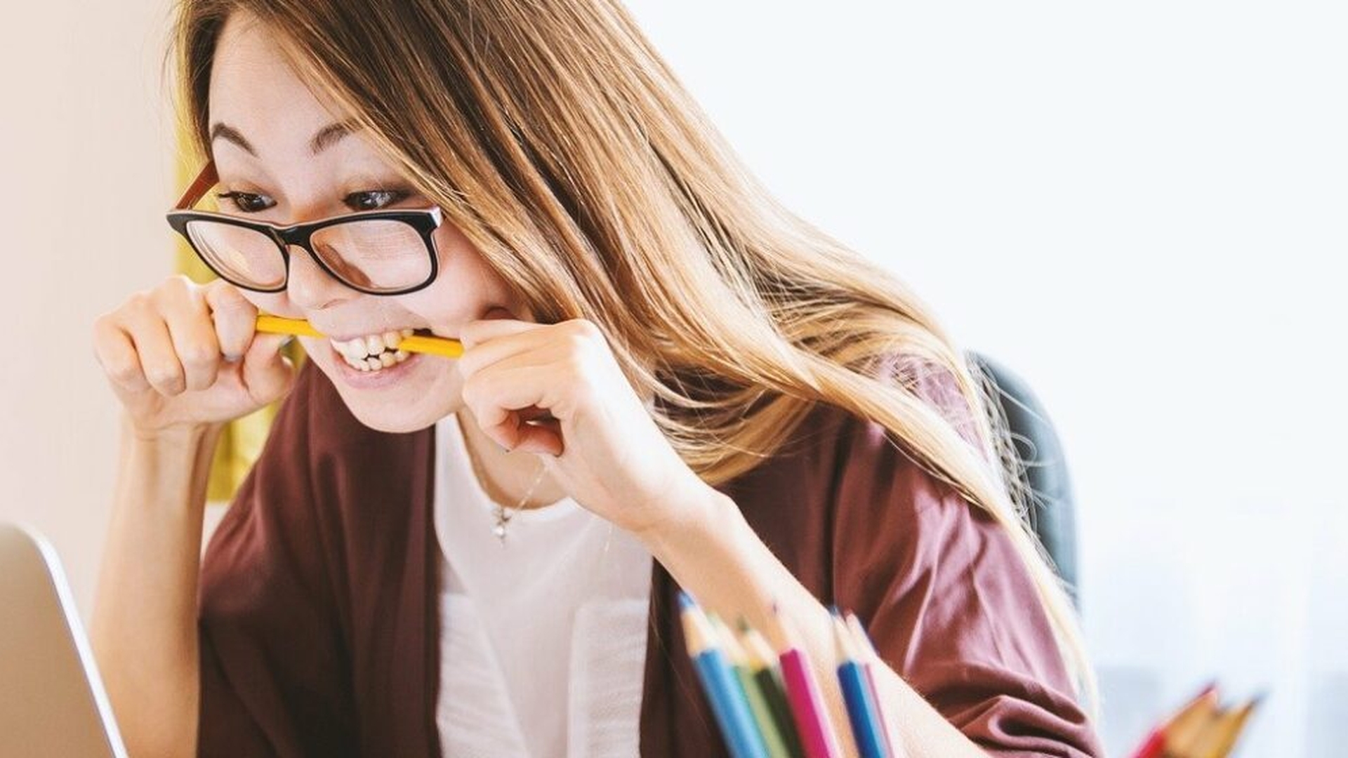 Ce bursă poți să primești de la stat, dacă ai până în 23 de ani? România este singura țară care o oferă