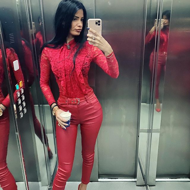 Denisa, stewardesa sexy / Sursă foto: Instagram