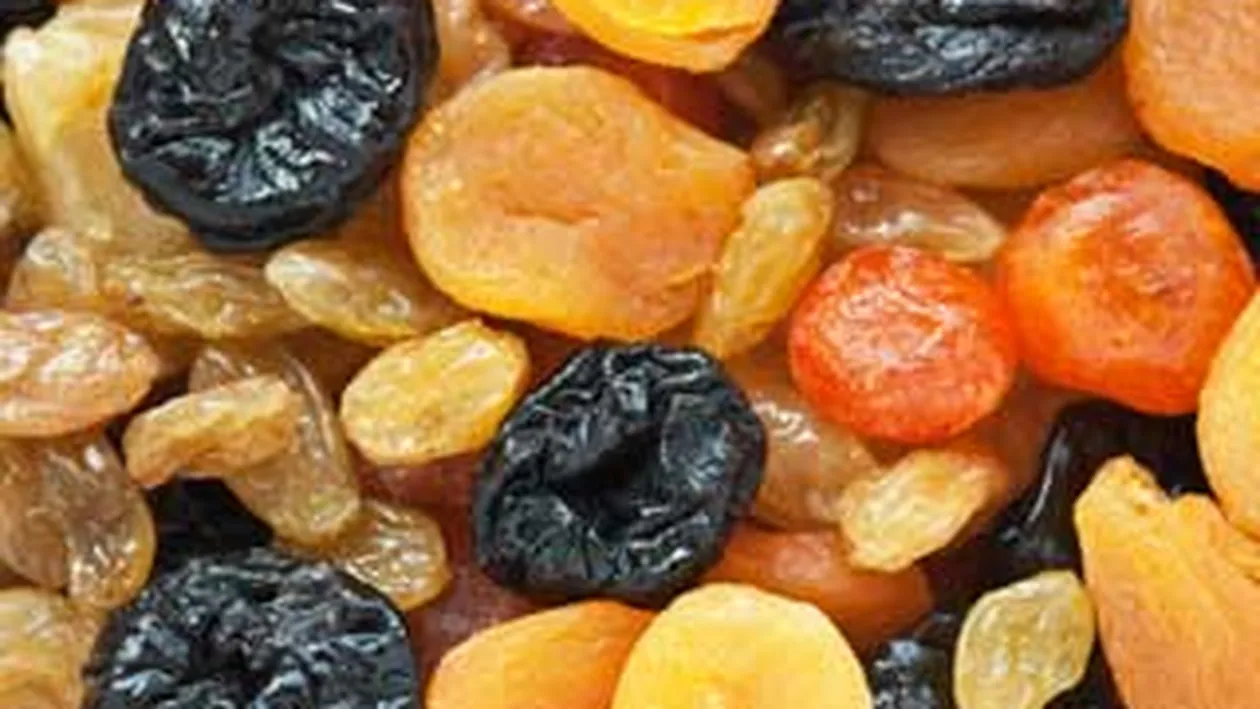 Efectul de piramida asupra plantelor! Florile pastrate in ghivece in forma de con sunt mai inmiresmate