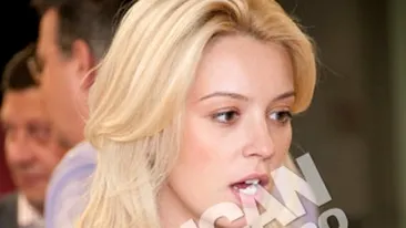 Diana Dumitrescu, cu fard sau fara? La 28 de ani are tenul la fel de intins ca al unui bebelus! Vezi ce bine arata actrita