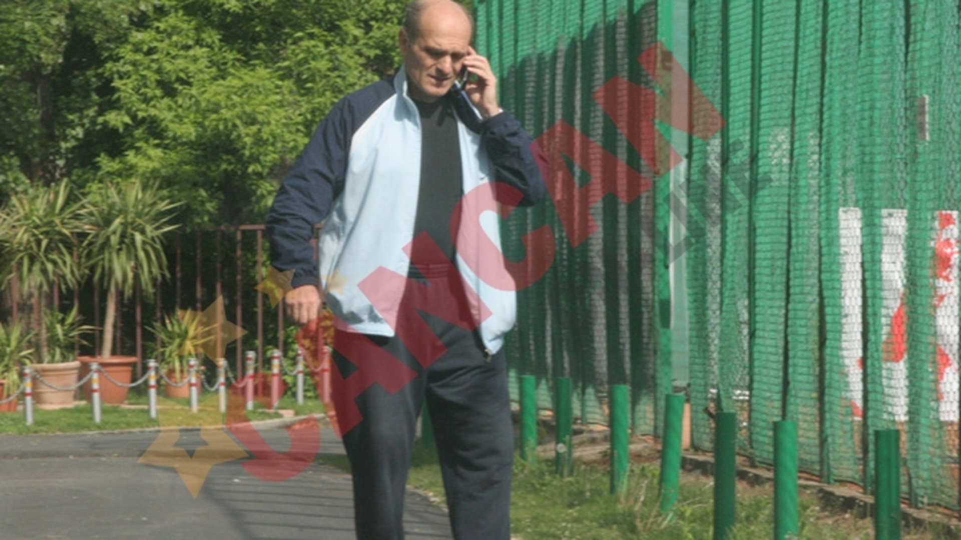 Cristian Tudor Popescu se tine de sport. Si de mobil