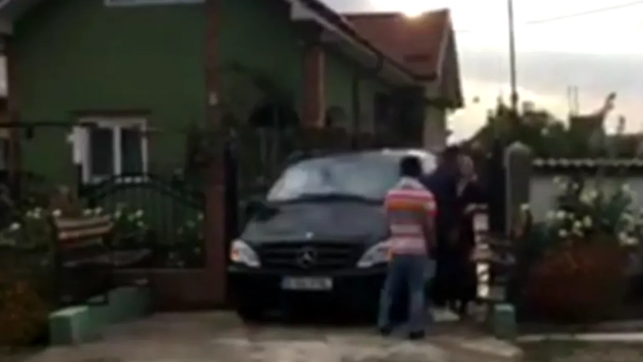 Ce s-a întâmplat la Bucureşti în timp ce maşina cu trupul neînsufleţit al Denisei a ajuns la Ştefăneşti