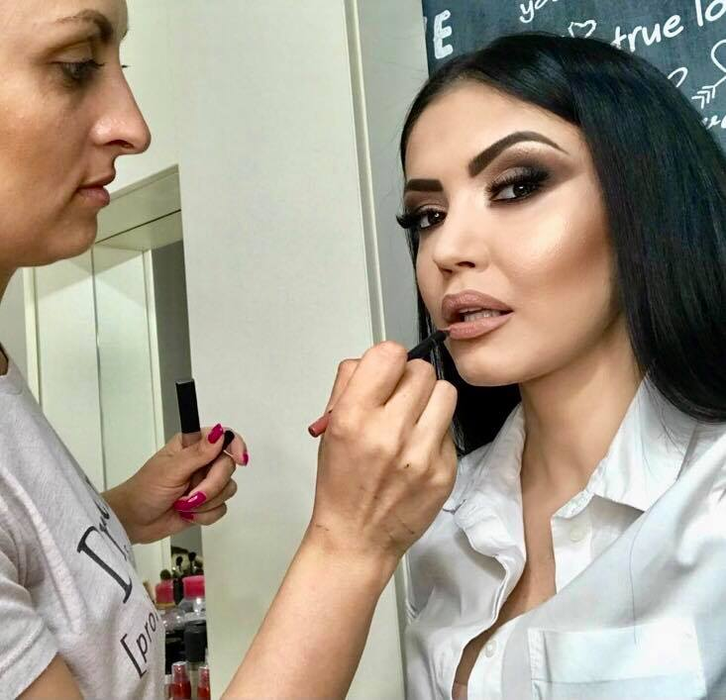 Andreea Mantea a izbucnit în plâns, deși știa că e filmată! Ce s-a întâmplat în ultima ediție a emisiunii pe care o prezenta cu Victor Slav