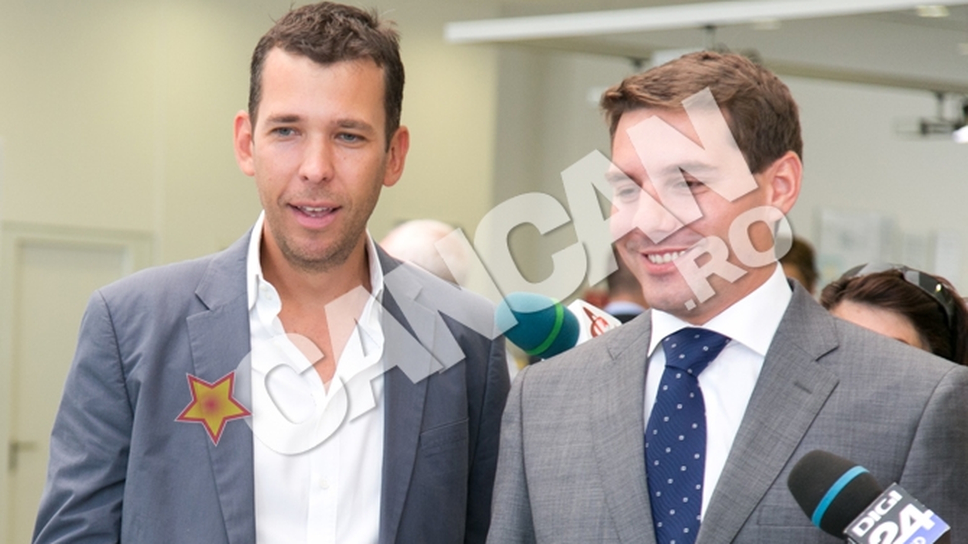 Prima iesire mondena a Printului Nicolae! Isi ia rolul de mostenitor in serios