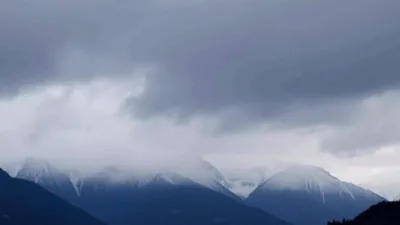 Temperaturi mai scăzute și precipitații ușor excedentare în mai multe regiuni ale țării în următoarele patru săptămâni