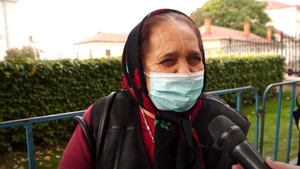 Minune la racla Sfintei Cuvioase Parascheva: „Aveam ca un cârlig în spate, iar când am călcat în ograda bisericii...”