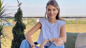 Ana Baniciu și-a „tras” un nou iubit? „Funduleț” s-a pozat în așternuturi, alături de un bărbat misterios