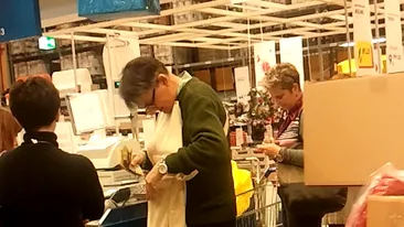 VIDEO Patapievici, cu desaga cu bani la cumparaturi! A cutreierat magazinele si a luat mobila cat pentru o casa intreaga!