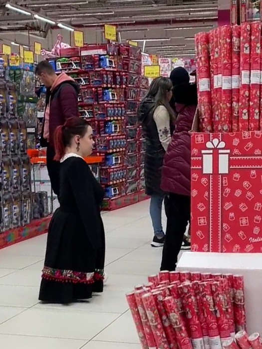 Lorelai și-a făcut provizii pentru Crăciun / (Sursa: CANCAN.RO)