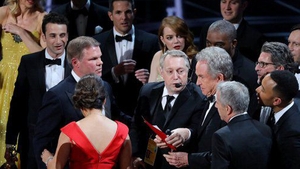Gafă de proporţii la OSCAR 2017! „La La Land”, anunţat în mod greşit cel mai bun film