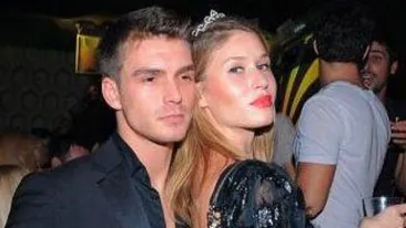 S-a cuplat cu sosia fostei logodnice si pare sa o iubeasca la fel de mult. Bogdan Vladau e la un pas de insuratoare!