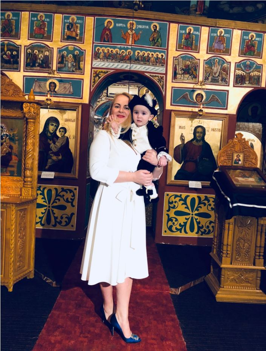 Galerie foto. Delia Antal și-a botezat băiețelul! O cântăteață cunoscută și un om de afaceri au fost nași: ”De mult mi-a zis că…”