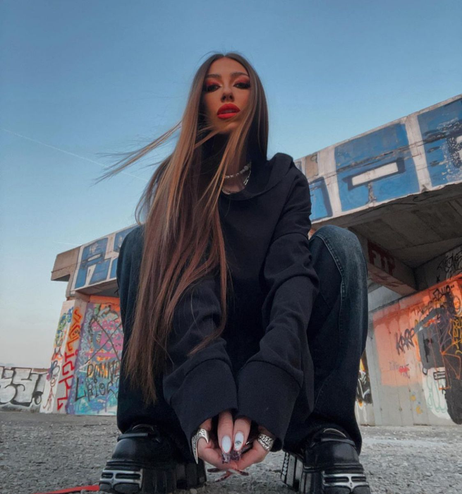 Rebecca se declară artist pe social media / (Sursa: Instagram)