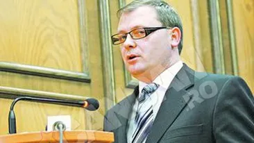 Zece politisti cercetati la Deta