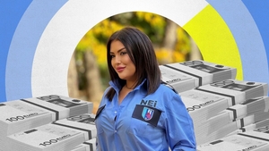 Ea este sexoasa ”Regină a bodyguarzilor”! A preluat un mega-business de 50.000.000 €