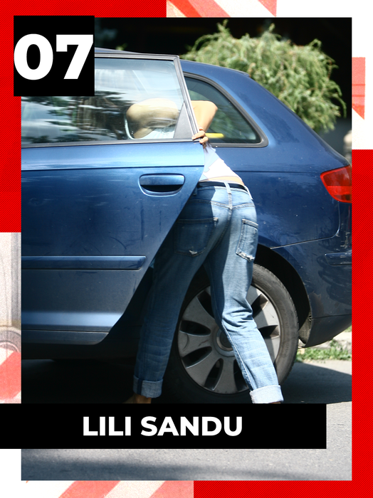 TOP sexy-vedete. Bianca Drăgușanu, Daniela Crudu sau Raluca Bambi s-au aplecat pe bancheta din spate și…: Mamăăă, ce priveliște!