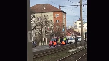 VIDEO / Tragedie la Arad! Traversa regulamentar, dar a fost ucis de un polițist!