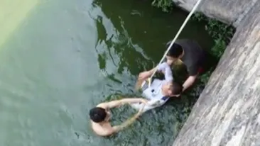 Parintii i-au aranjat nunta, asa ca tanarul si-a cunoscut sotia in ziua cea mare! A ramas stupefiat cand a vazut-o si a vrut sa se sinucida. Cum arata femeia