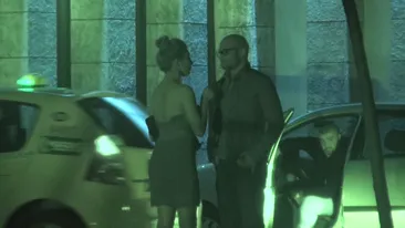 Degeaba l-au escortat si au incercat sa-l agate. Mihai Bendeac a abandonat fetele si a plecat singur acasa