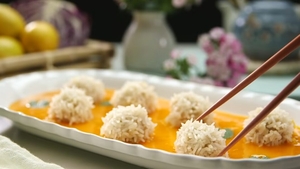 Chef John gătește „Perlele din Hubei”: chifteluțe îmbrăcate în orez care simbolizează reuniunea și norocul
