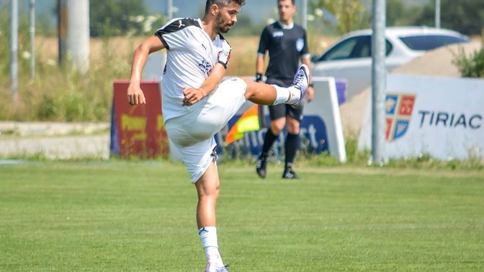 Breaking news. Scene şocante pe un teren din Berceni. Şase fotbalişti din Liga I, prinşi într-un scandal între clanuri: ”Au scos cuţitele, a fost urât!”