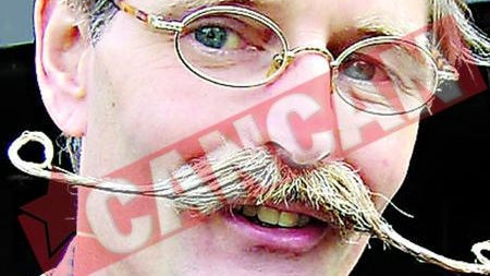 Si-a taiat mustata dupa 26 de ani