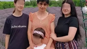 Ana, o femeie de 44 de ani, și-a găsit sfârșitul sub roțile unui autobuz. Soțul ei a privit neputincios: ”E tragic!”