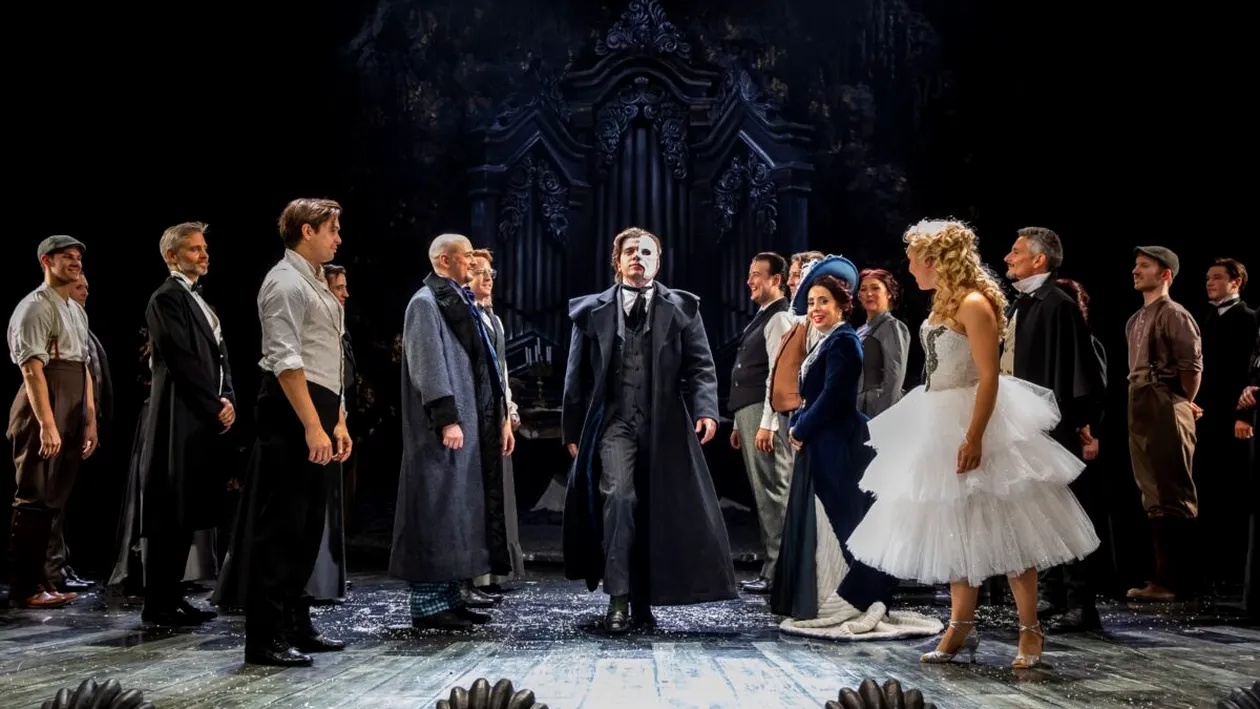 Cum se transformă Nadim Naaman în Fantoma de la Operă: ”Machiajul durează aproape două ore”. Actorul vine pentru prima dată în România