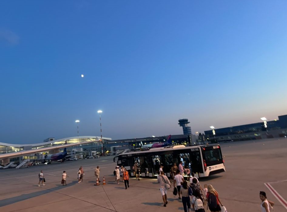 După ce au aterizat pe aeroport, mulți dintre pasagerii cursei de Antalya au constatat că au rămas fără bagaje foto: arhivă personală