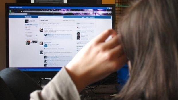 Vedetă TVR Moldova, șantajată după ce a fost ”combinată” pe Facebook