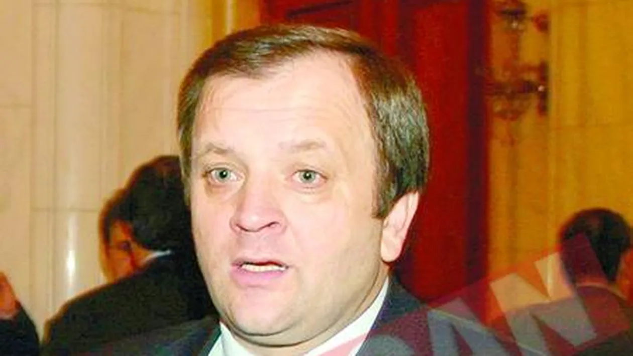 Flutur a trimis un car cu oua rosii la Cotroceni