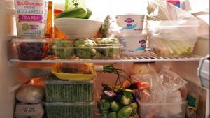 Bancul zilei | Te rog scoate din frigider puiul și pune-l la odihnit