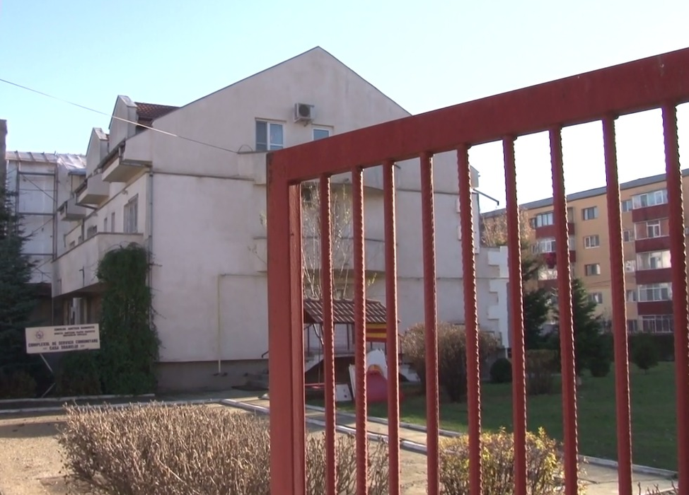 Din centrul de protecție, la prostituție. O minoră din Dâmbovița, racolată pe rețelele de socializare, sechestrată și ”pregătită pentru export”