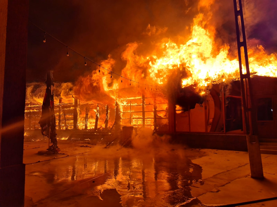 Incendiu violent în Argeș