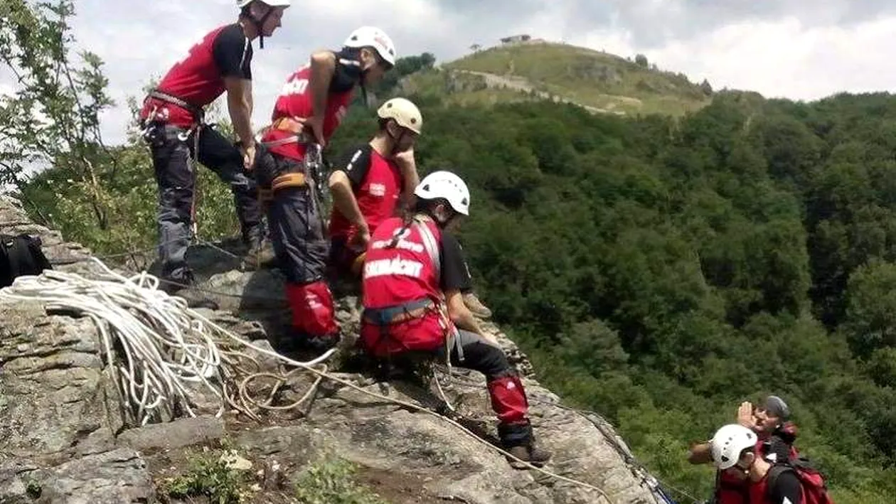 Un bărbat de 52 de ani a căzut de pe o stâncă, la Cascada Bâlea! Salvamontiștii au intervenit pentru recuperarea lui
