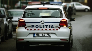 O tânără din Corabia a fost urcată cu forța într-o mașină de doi bărbați și dusă la Caracal. Cum au reacționat polițiștii