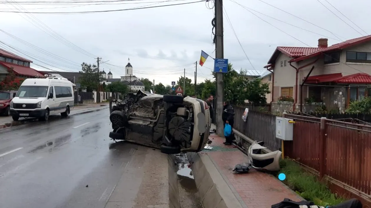 Accident grav în Prahova în această dimineață. Șoferul a devenit cascador fără voie după ce a adormit la volan