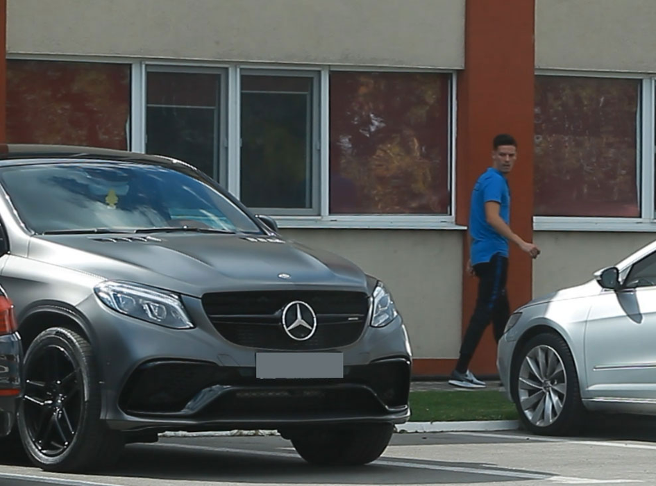 Dennis Man și-a cumpărat un Mercedes-AMG GLE 43 4MATIC de 100.000 de euro, de care este foarte mândru