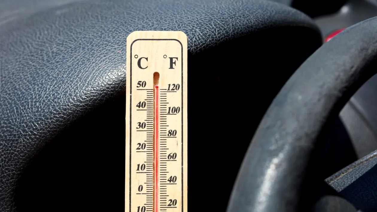 Tragedie din cauza caniculei în Spania. Un copil de numai 2 ani a fost găsit mort după ce a fost uitat de tată în mașină, la 35 de grade Celsius